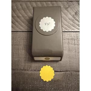 Stampin’ Up 1 1/4 inch scalloped circle shape punch